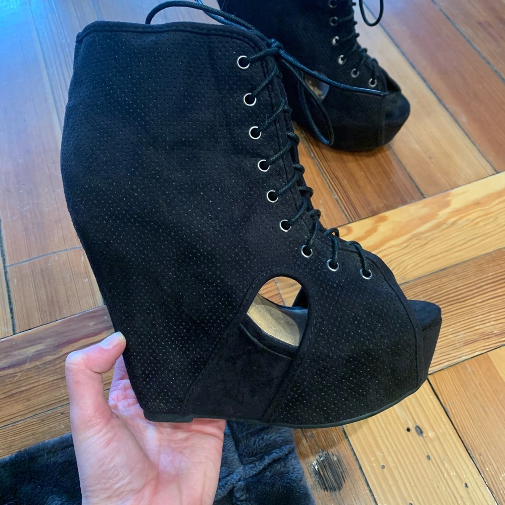Black wedge bootie